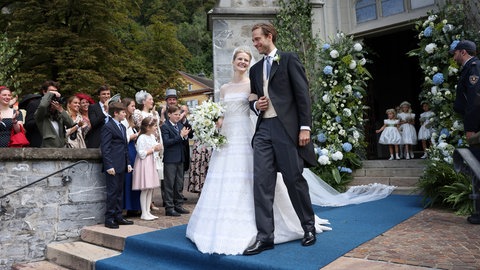 Prinzessin Marie Caroline von und zu Liechtenstein und Leopoldo Maduro Vollmer nach der Trauung in der Kathedrale St. Florin in Vaduz.