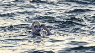 Die amerikanische Rekordschwimmerin Sarah Thomas bei ihrer Durchquerung des Ärmelkanals. Jetzt will sie längs durch den Bodensee von Bodman bis Bregenz schwimmen.