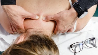 Ein Physiotherapeut aus Allensbach (Kreis Konstanz) muss nach sexuellem Missbrauch nicht ins Gefängnis.