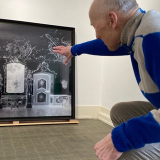 Der international bekannte Fotograf Axel Hütte zeigt in seiner Einzelausstellung im Museum Villa Rot in Burgrieden barocke Innenräume. Aber digital ins Negativ verkehrt.