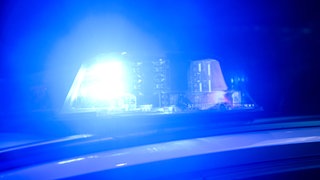 Vergewaltigung und schwerer Raub wird drei Männern vorgeworfen. Sie sind jetzt in Untersuchungshaft.