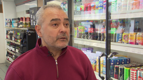 Serdar Kozatepe betreibt die Tankstelle in Kressbronn.