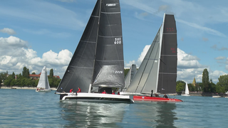 Zwei Segelyachten auf dem Bodensee. Bei der 75. Auflage der RUND UM Regatta fahren 277 Boote auf dem Bodensee um dei Wette.