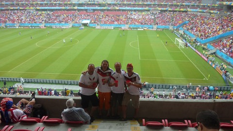 Rudolf Wetzel, Klaus Ellendt, Wilfired Binger und Günther Halder 2014 bei der WM in Brasilien im Maracana Stadion in Rio de Janeiro beim Spiel Deutschland gegen Frankreich.
