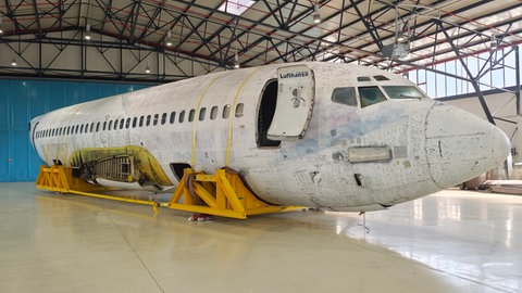 Die ausrangierte Lufthansa-Maschine "Landshut" steht in Friedrichshafen in einem Hangar. Das Flugzeug soll Teil einer Ausstellung rund um den Deutschen Herbst und den RAF-Terror werden.
