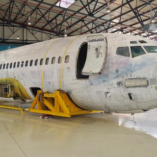 Die ausrangierte Lufthansa-Maschine "Landshut" steht in Friedrichshafen in einem Hangar. Das Flugzeug soll Teil einer Ausstellung rund um den Deutschen Herbst und den RAF-Terror werden.