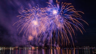 Das Feuerwerk beim Konstanzer Seenachtfest. Der neue Veranstalter will in diesem Jahr die Emissionen des Feuerwerks deutlich senken.