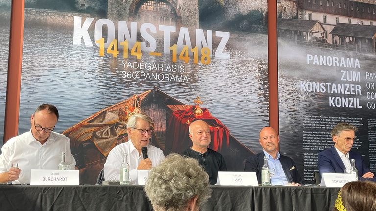Bei einer Pressekonferenz haben die Verantwortlichen Einzelheiten zur Architektur des Gebäudes und zum neuen Rundbild vorgestellt.