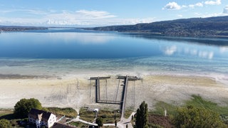  Die Häfen Gaienhofen und Moos am Untersee des Bodensees. Die extreme Trockenheit sorgt für leere Häfen und Stege.