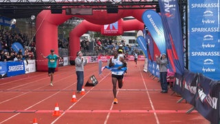 Fikre Tefera Bekele aus Äthiopien lief am schnellsten beim Drei-Länder-Marathon am Bodensee.