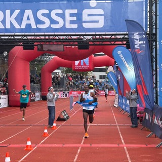Fikre Tefera Bekele aus Äthiopien lief am schnellsten beim Drei-Länder-Marathon am Bodensee.