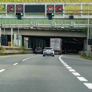 Der Pfändertunnel ist ein Autobahntunnel der A14 (RheintalWalgau Autobahn) bei Bregenz in Vorarlberg.