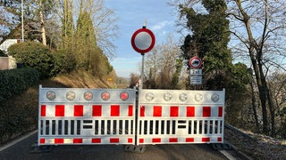 Nach einem Erdrutsch bei Bad Wimpfen ist die Landstraße in Richtung Bad Rappenau-Heinsheim gesperrt. 