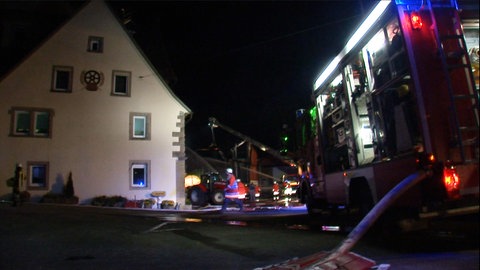 Löscharbeiten am 23. August 2015 an der Lobenhäuser Mühle in KirchbergJagst 
