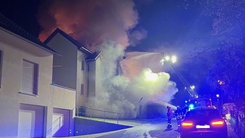Bei dem Feuer in Weikersheim wurde ein Mehrfamilienhaus komplett zerstört. 