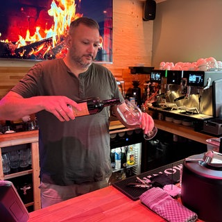 In seinen drei Betrieben spürt es auch Gastronom André Hartmann aus Schwäbisch Hall: Die Mehrwertsteuersenkung wird von steigenden Kosten nahezu aufgefressen.