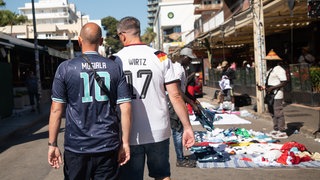 Der Sportartikelhersteller Jako warnt vor gefälschten Trikots, gerade bei der Fußball-WM. 