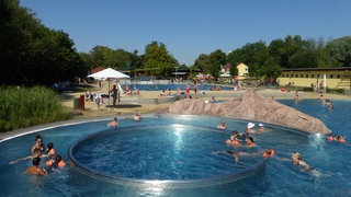 Das Freibad H2Ö in Öhringen steht Kindern und Jugendlichen auch ohne Schwimmabzeichen offen.