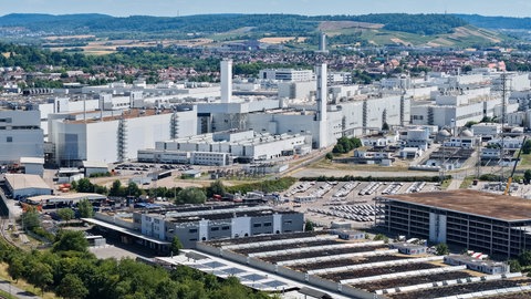 Blick auf das Werk des Autoherstellers Audi in Neckarsulm (Luftaufnahme mit einer Drohne).