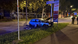 Nach einem Unfall in Heilbronn muss ein 18-Jähriger seinen Führerschein an seinem Geburtstag direkt wieder abgeben. 