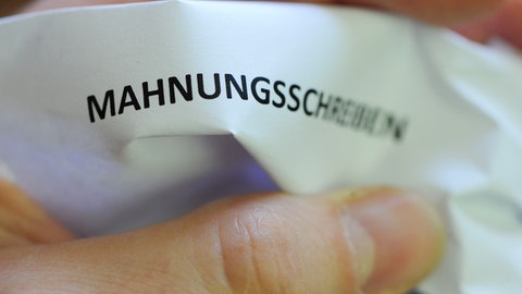 Im Heilbronner Stadtteil Klingenberg haben rund 60 Gründstückseigentümer und -eigentümerinnen Mahnbescheide für nicht gezahlte Abfallgebühren erhalten. Das Problem: Die entsprechenden Gebührenbescheide aus dem Juli waren nie angekommen. (Symbolbild)