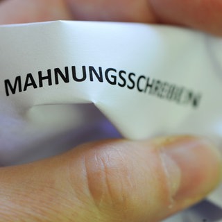Im Heilbronner Stadtteil Klingenberg haben rund 60 Gründstückseigentümer und -eigentümerinnen Mahnbescheide für nicht gezahlte Abfallgebühren erhalten. Das Problem: Die entsprechenden Gebührenbescheide aus dem Juli waren nie angekommen. (Symbolbild)