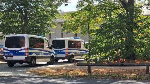 Amokwarnungen an Schulen können hohe Kosten verursachen. (Symbolbild)