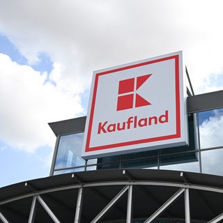 Ein Logo des Lebensmitteländlers Kaufland.