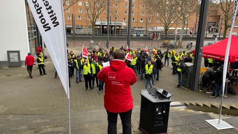 Auch in Karlsruhe wurde am Dienstagvormittag für mehr Geld im öffentlichen Dienst gestreikt.