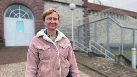 Gefängnis statt Praxis? Ärztin wechselt aus Frust über Budgetierung für Hausärzte ihren Arbeitsplatz.