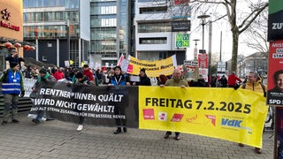 Demo für faire Renten in Karlsruhe
