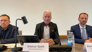 Baden-Badens Oberbürgermeister Dietmar Späth kündigt wegen der Finanzkrise Einsparungen an.