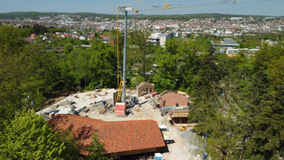 Eine Baustelle im Wildpark Pforzheim. Der Förderverein baut hier ein neues Besucherzentrum für knapp fünf Millionen Euro.