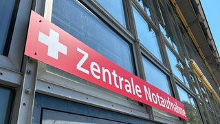 Der eingang der zentralen Notaufnahme des städtischen Klinikums in Karlsruhe