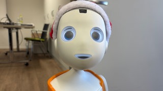 Roboter "navel" soll im Seniorenzentrum Knielingen der AWO unterstützen