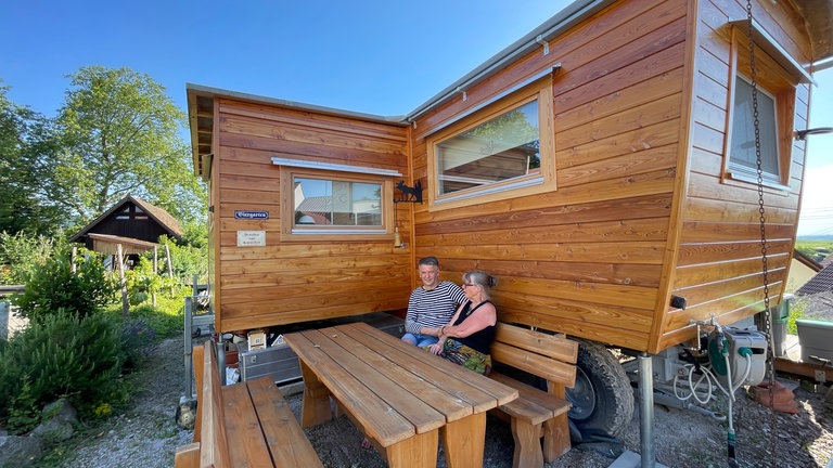 Jens Schäfer und Sonja Guglielmoni wohnen in einem Tiny House in Bühl-Eisental 