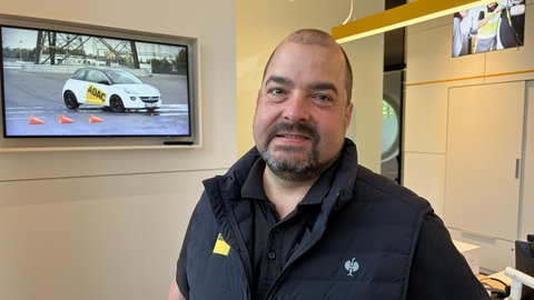 Der Technikexperte Manuel Praxl vom ADAC Nordbaden in Karlsruhe