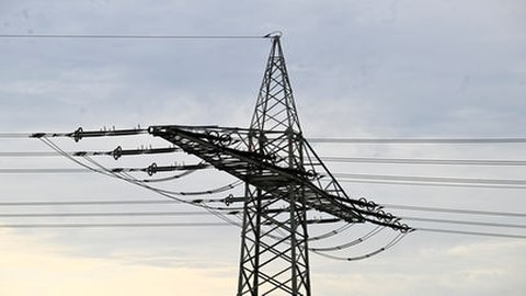 Ein Strommast in Baden-Württemberg. (Archivbild)