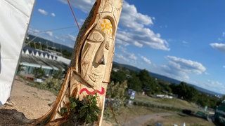 Das Wahrzeichen von DAS FEST: Der Hügel mit zwei Bäumen