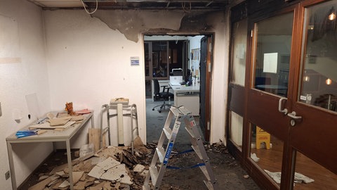 Der Brand brach im ersten Obergeschoss der Rehaklinik aus.