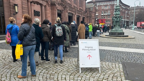 Pfennig-Basar im Rosengarten