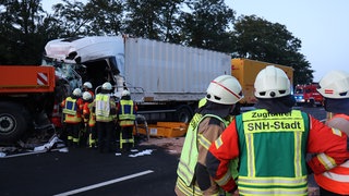 Ein Unfall auf der A6 bei Sinsheim mit einem Lkw 