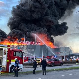 Brand in einem Einkaufszentrum in Mosbach