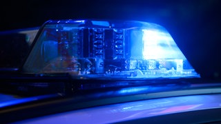 (Symbolbild) Das Blaulicht eines Polizeiautos