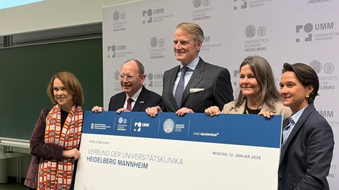 Die wichtigsten Akteure des Klinikverbunds beim Festakt in Heidelberg