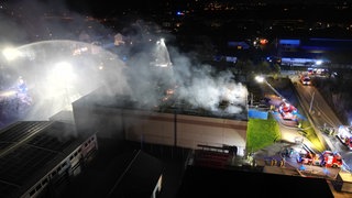 Sporthalle brennt in Laudenbach (Rhein-Neckar-Kreis)