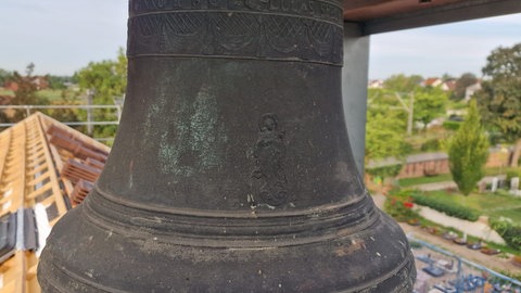 Glocke der Friedhofskapelle in Edingen