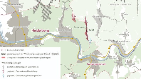 Eine Landkarte zeigt die Lage der Städte Heidelberg und Neckargemünd sowie des Höhenzugs Lammerskopf. Hier sind sieben rote Windräder (Heidelberg) und ein blaues (Neckargemünd) eingezeichnet.