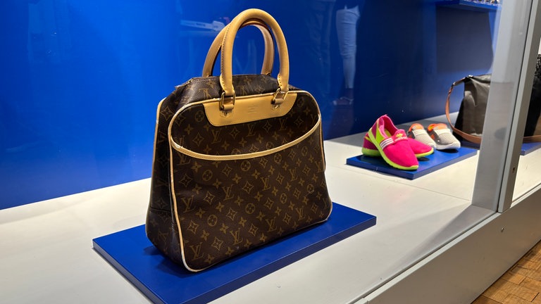 Ausstellungsstück der neuen Sonderausstellung im Technoseum - gefälschte Handtasche