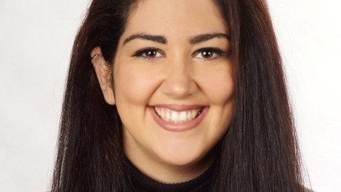 Esra Sezer